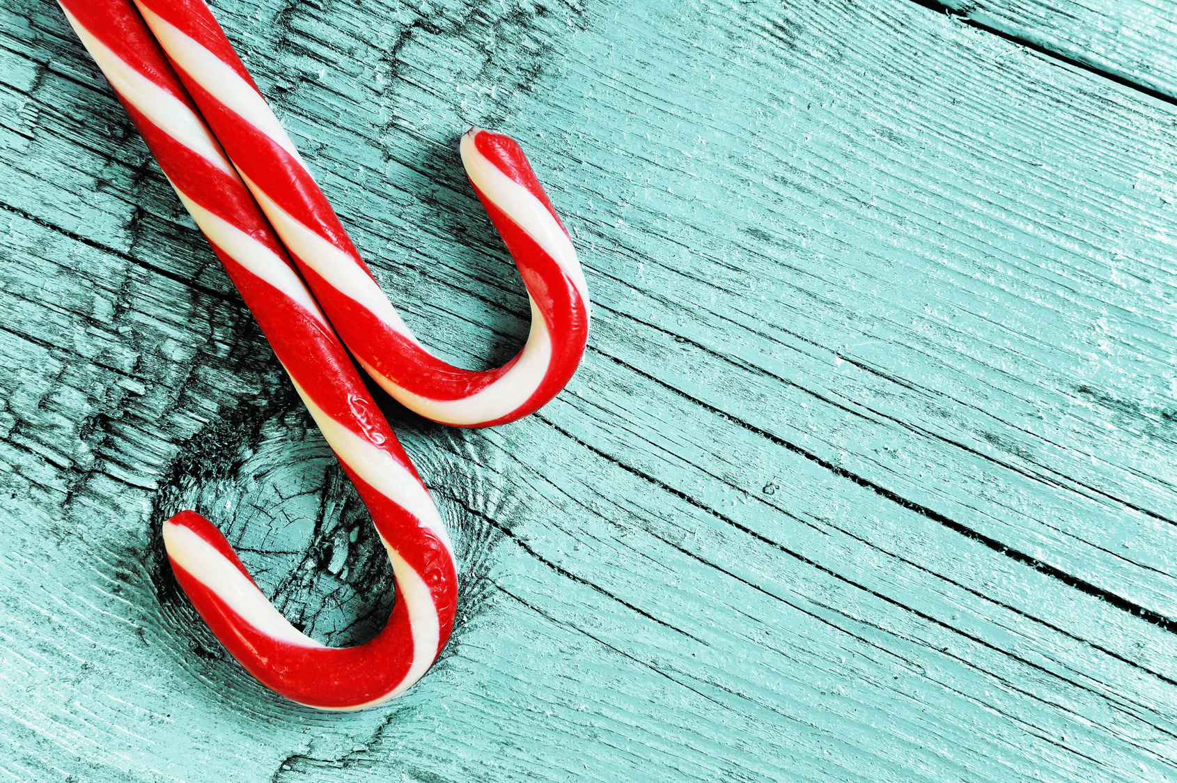 Impress at Your Holiday Parties with the History of the Candy Cane!